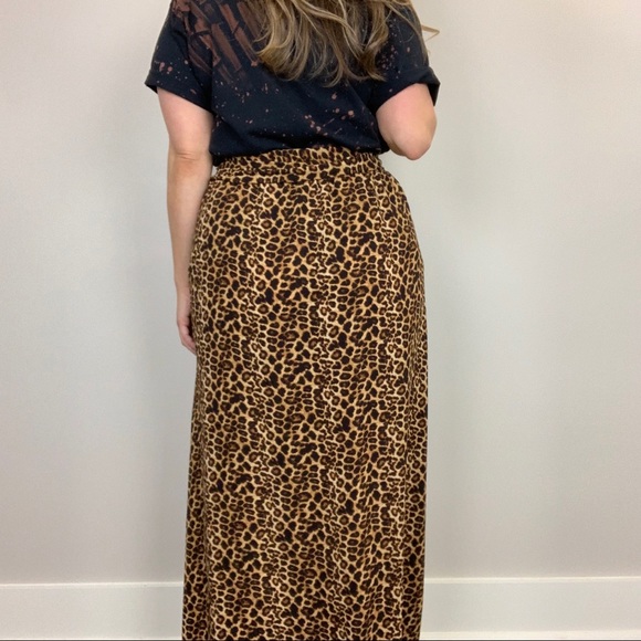 Get Spotted Leopard Maxi Skirt Small Animal Print - Picture 3 of 8